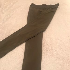 Army green iviva leggings.